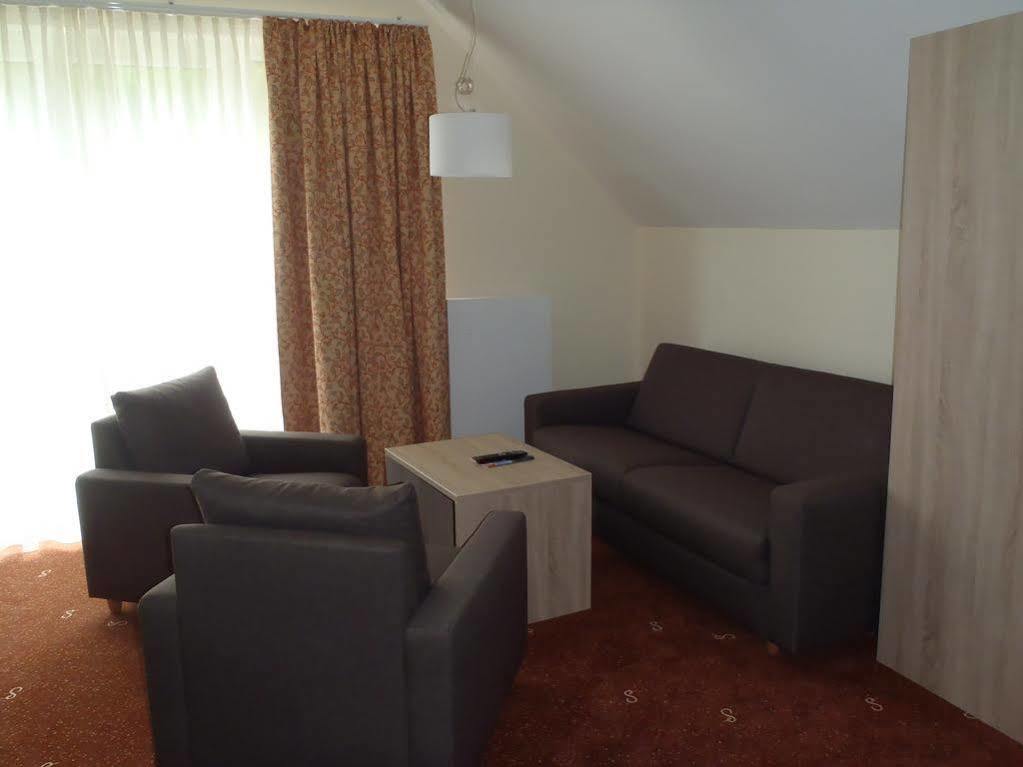 Schade'S Wohlfuehlhotel Selb Bagian luar foto
